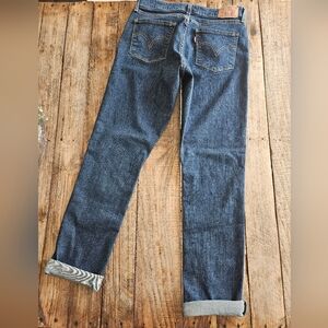 EUC Levi's Midrise Skinny Jeans - Size 8